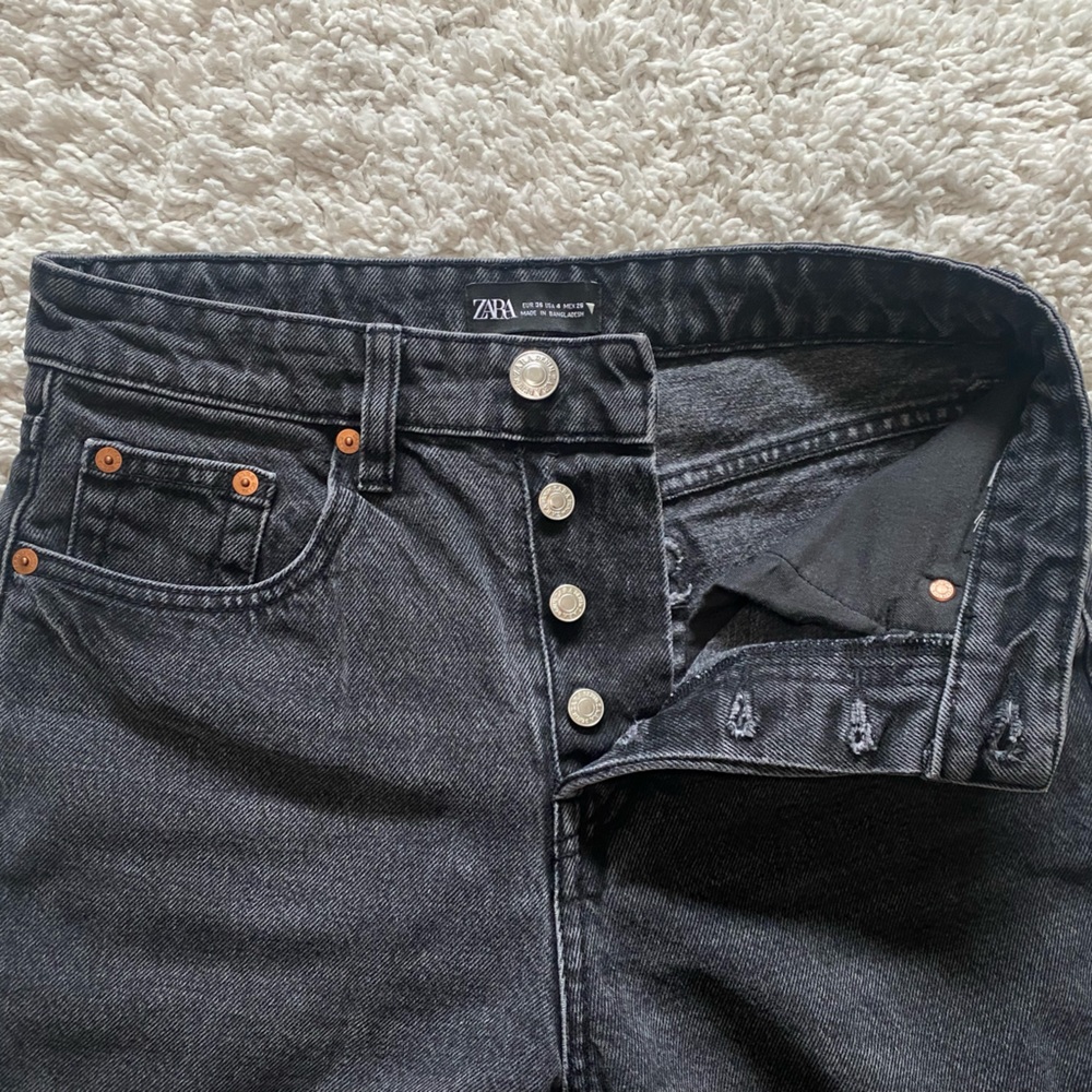 Zara jeans gray size 4 buttons fly